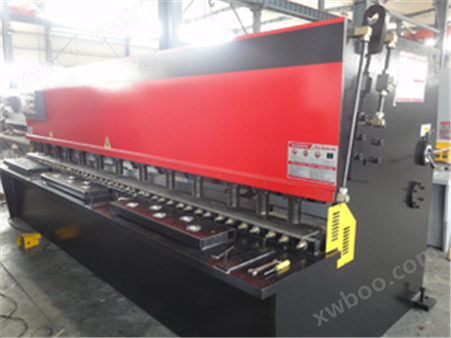 12×4000液压摆式剪板机 数显液压剪板机